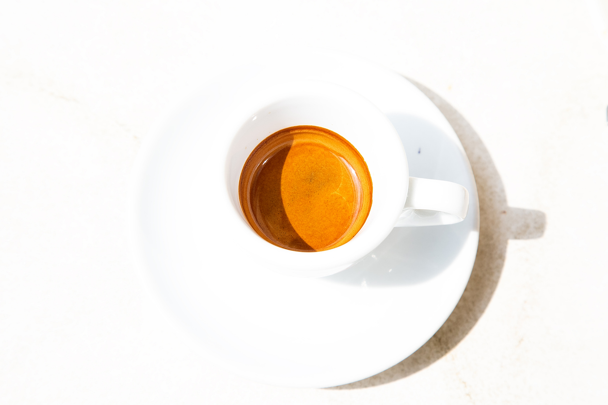 Ristretto - Eine kompakte Variante des Klassikers! blick auf eine tasse ristretto