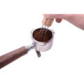 WDT-Tool Espresso-Verteiler mit Holzgriff Espresso WDT-Tool zur Verteilung von Kaffeemehl im Siebträger Kaffeemehl-Verteiler mit feinen Nadeln für Siebträger Barista WDT-Tool aus Holz und Edelstahl
