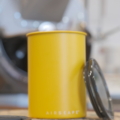 Airscape Kaffeedose in Schwarz mit Nero-Branding, luftdicht